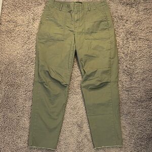 Banana Republic Women’s Olive Green Cargo Pants